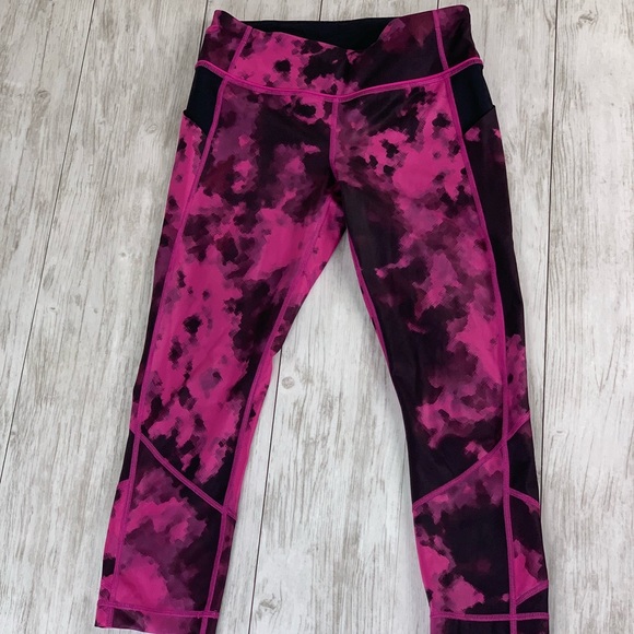 Lululemon Pink and Black  Crop Leggings 6 - Picture 2 of 7